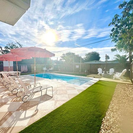 Luxury Villa 3 Blocks From The Beach With Pool A Fire Pit And Outdoor Oasis Cape Canaveral Exterior photo